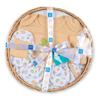 Mee Mee New Born Basket Baby Gift Set | Soft Cotton Clothing Essentials for Infants/Baby Girls, Boys | Baby Shower Clothing Hamper | 8 Pieces