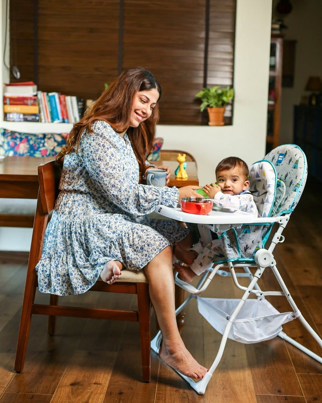 Mee Mee - Ultra Sleek Portable Baby High Chair